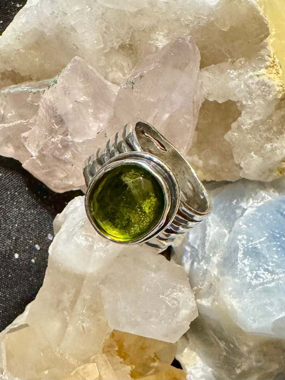Silpada Green Glass Sterling Silver Ribbed Ring size 6.5 R1463